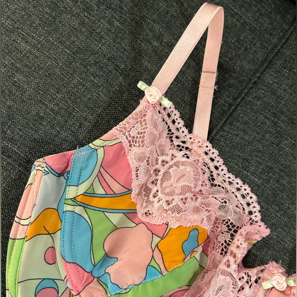 Corset - Picture 3 of 3